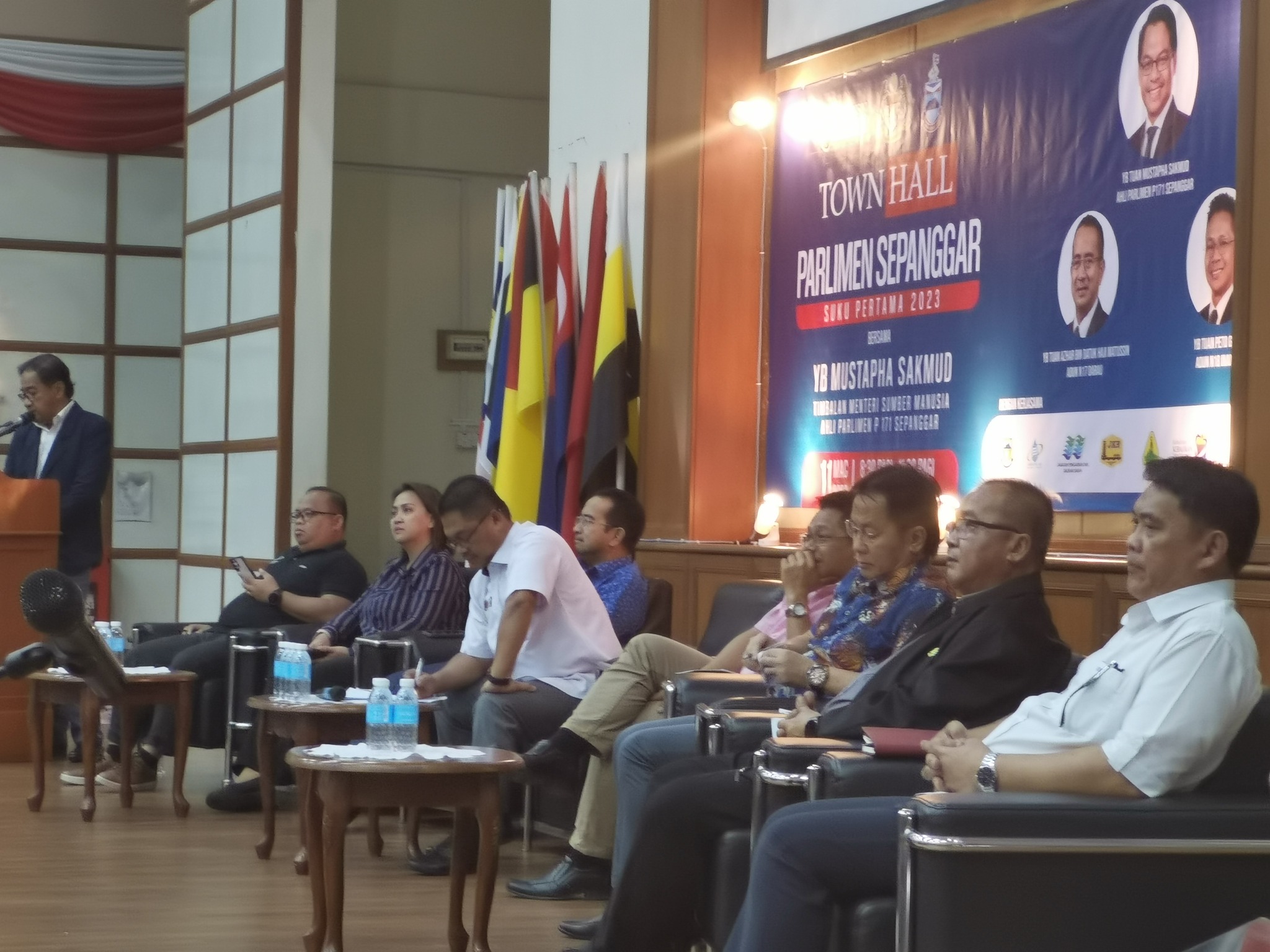 Sesi Townhall Parlimen Sepanggar bersama YB Mustapha Sakmud, Timbalan Menteri Sumber Manusia merangkap Ahli Parlimen P171 Sepanggar